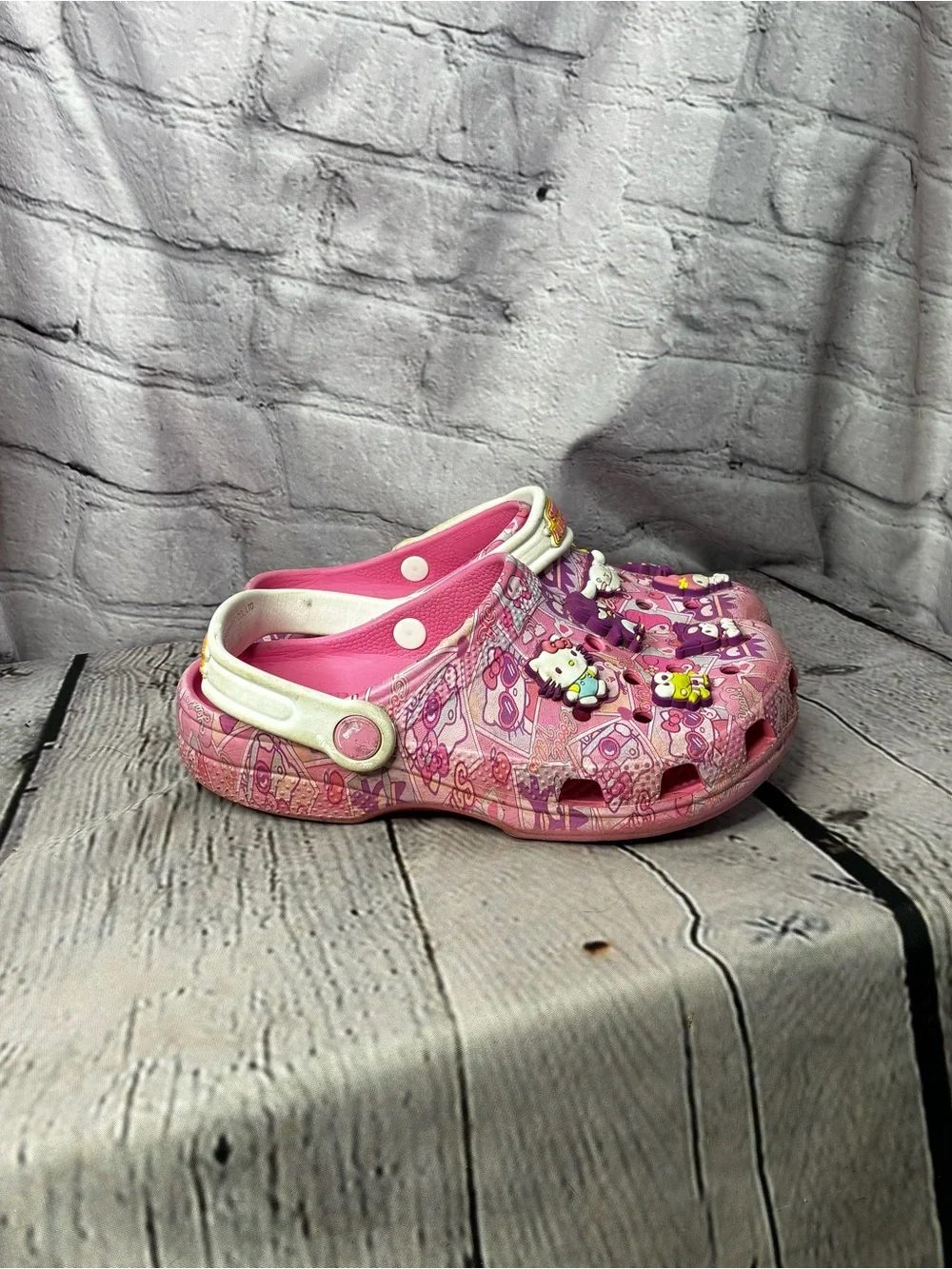 CROCS x Sanrio Hello Kitty & Friends  Classic Pink Clogs w/ Jibbitz Girls Sz‎ 3
